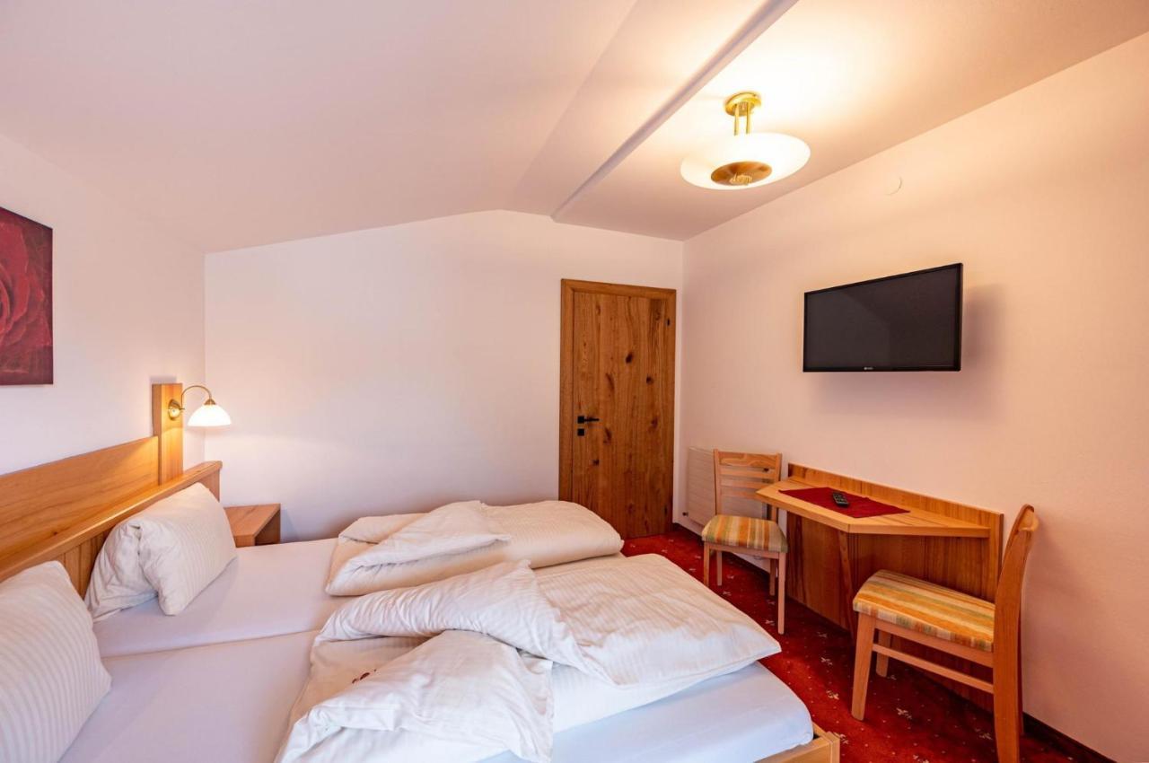 Rustika - Appartements & Spa Ehrwald Exterior foto