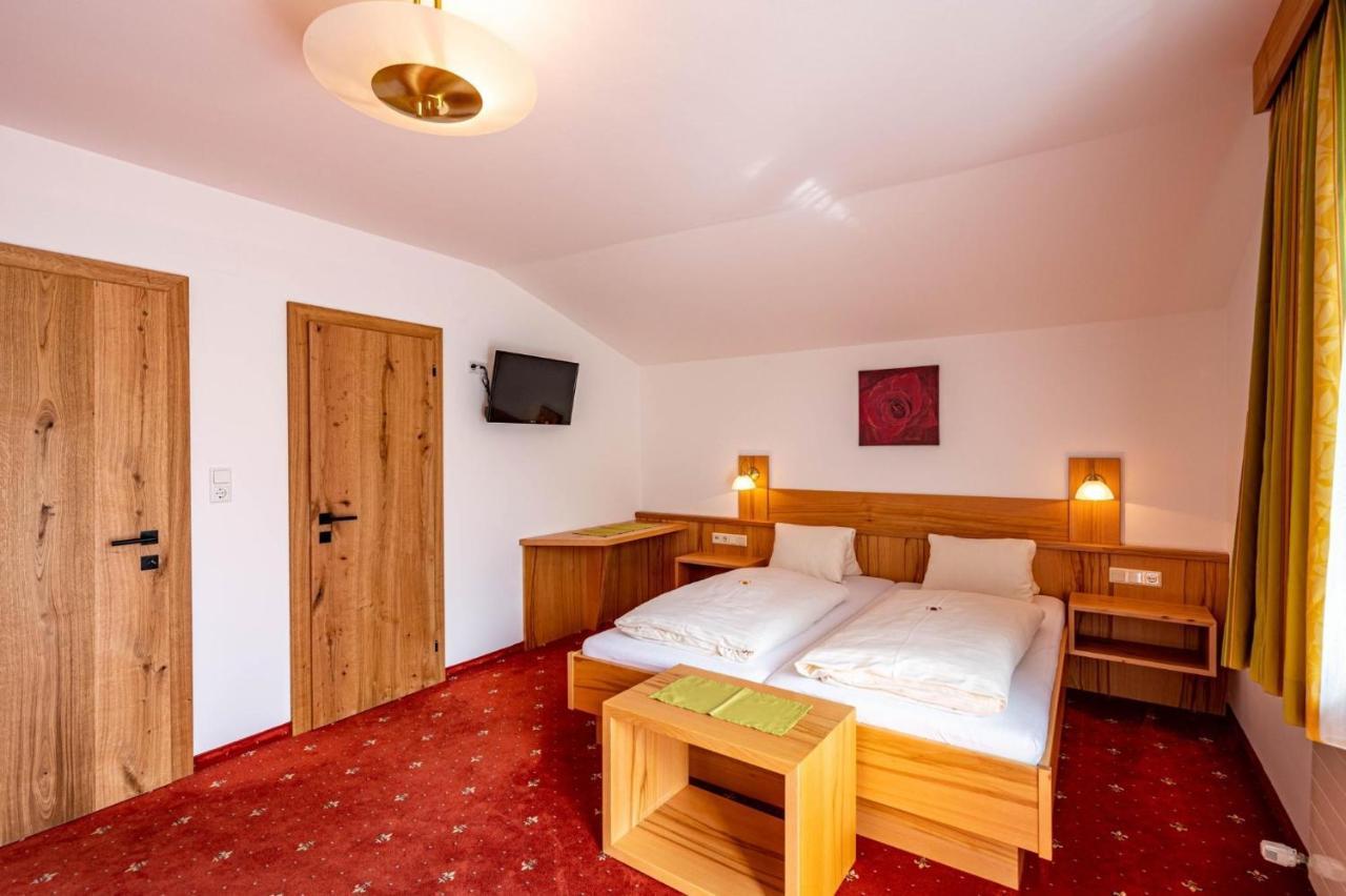 Rustika - Appartements & Spa Ehrwald Exterior foto