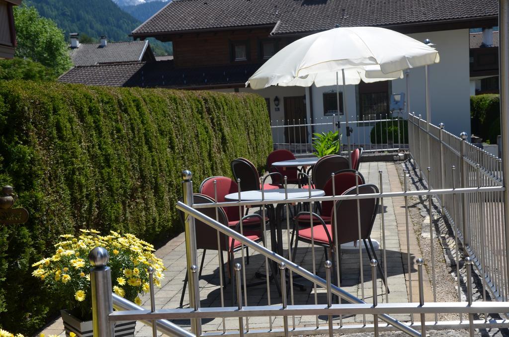 Rustika - Appartements & Spa Ehrwald Exterior foto