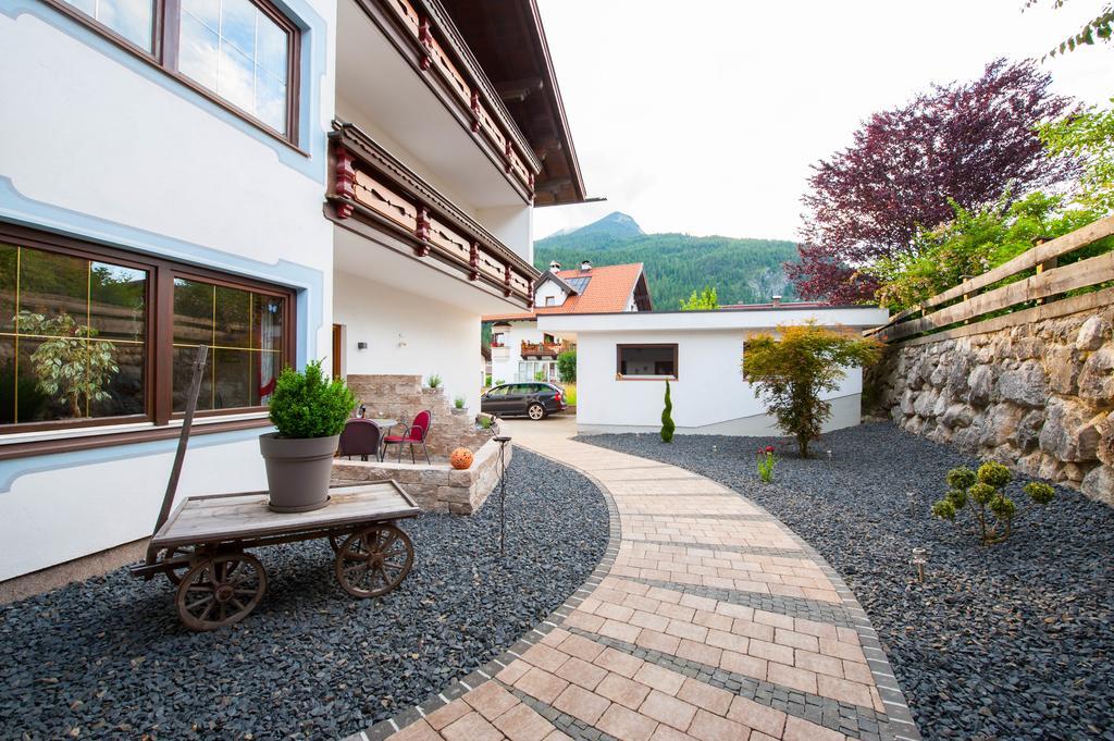 Rustika - Appartements & Spa Ehrwald Exterior foto